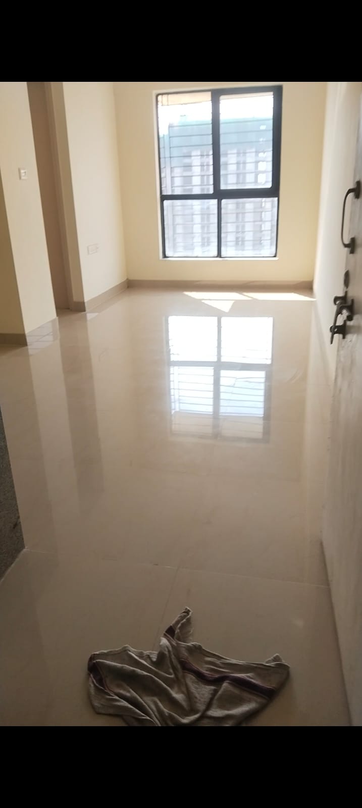 1 BHK FLAT IN CROWN 